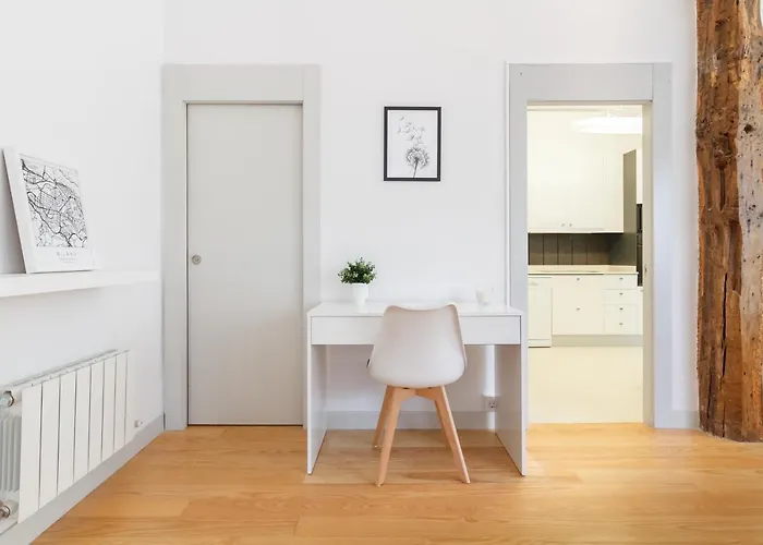 Muy Luminoso A 5 Min Del Centro De *