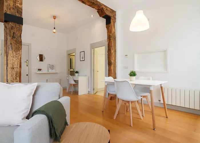 Muy Luminoso A 5 Min Del Centro De * Bilbao