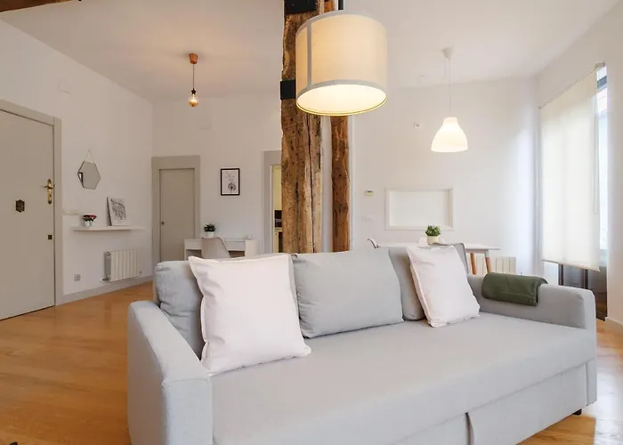 Muy Luminoso A 5 Min Del Centro De Bilbao