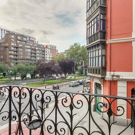 Muy Luminoso A 5 Min Del Centro De Appartamento