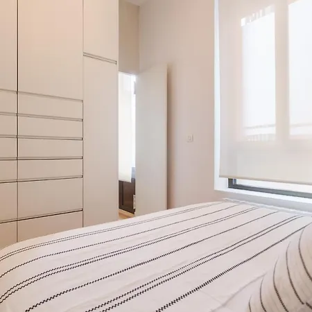 Muy Luminoso A 5 Min Del Centro De